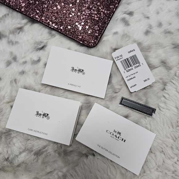 Coach Heart Glitter Small Wristlet - Picture 9 of 13